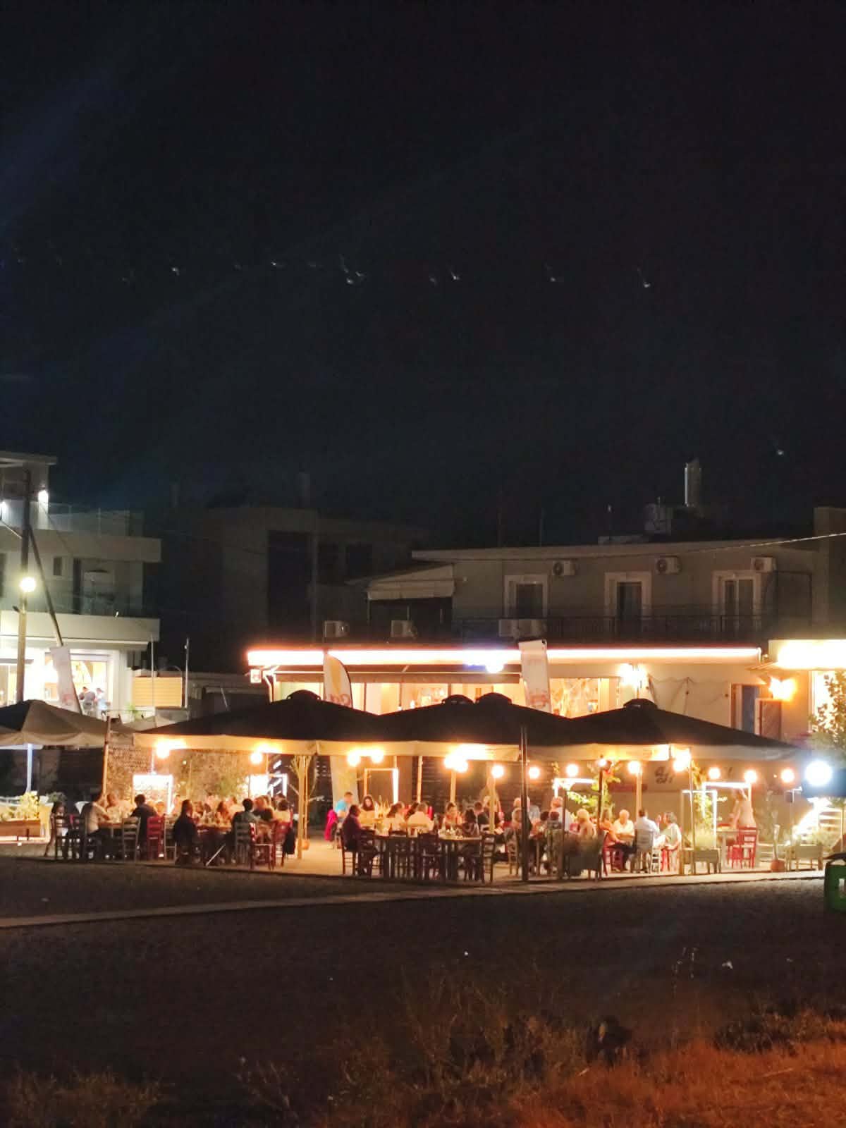 Ζεστό περιβάλλον - Άνετες θέσεις και καλή παρέα